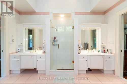 90 Humberview Drive, Vaughan, ON - Indoor Photo Showing Bathroom