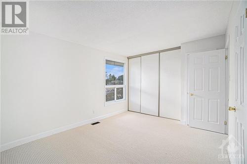 1945 Greenway Park, Ottawa, ON - Indoor Photo Showing Other Room