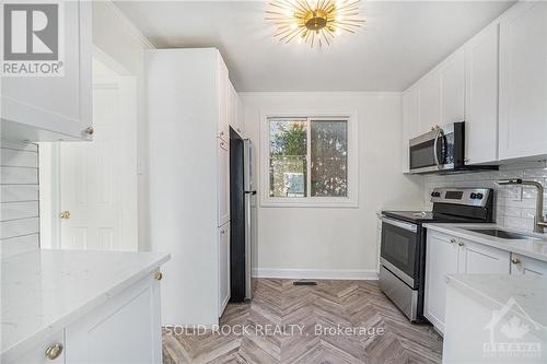 1945 Greenway Park, Ottawa, ON - Indoor Photo Showing Kitchen