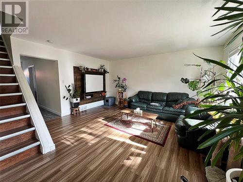 205 Fane Street Unit# 12B, St Clair, ON - Indoor Photo Showing Living Room