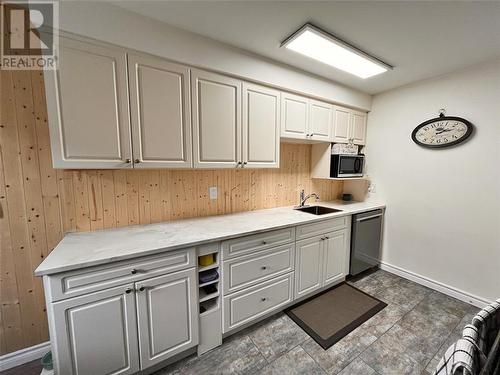 205 Fane Street Unit# 12B, St Clair, ON - Indoor Photo Showing Kitchen