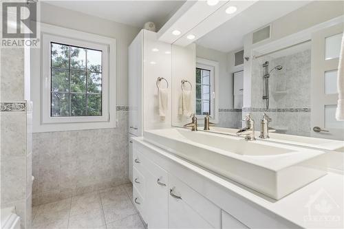 2282 Bowman Road, Ottawa, ON - Indoor Photo Showing Bathroom