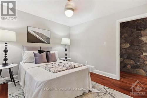 2282 Bowman Road, Ottawa, ON - Indoor Photo Showing Bedroom