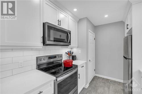 13 Oak Crescent, Brockville, ON - Indoor Photo Showing Kitchen