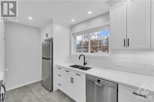 13 Oak Crescent, Brockville, ON - Indoor Photo Showing Kitchen With Double Sink