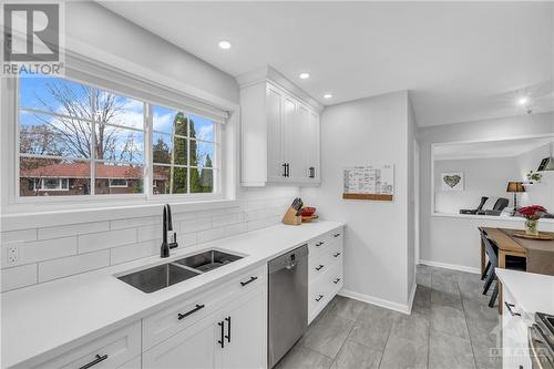 13 Oak Crescent, Brockville, ON - Indoor Photo Showing Kitchen With Double Sink