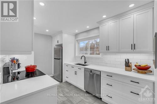 13 Oak Crescent, Brockville (810 - Brockville), ON - Indoor Photo Showing Kitchen With Double Sink