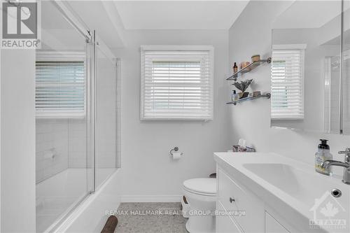 13 Oak Crescent, Brockville (810 - Brockville), ON - Indoor Photo Showing Bathroom