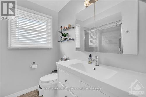 13 Oak Crescent, Brockville (810 - Brockville), ON - Indoor Photo Showing Bathroom