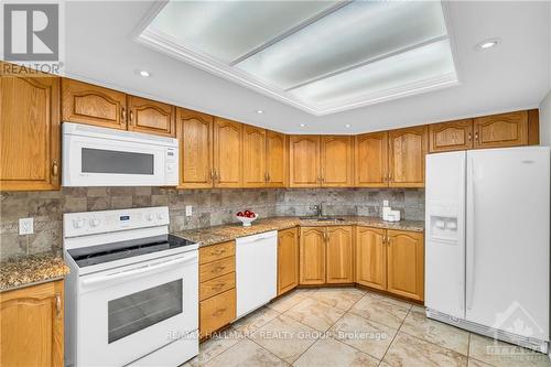 601 - 160 George Street, Ottawa, ON - Indoor Photo Showing Kitchen