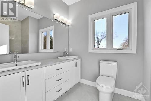 465 Pioneer Road, Merrickville, ON - Indoor Photo Showing Bathroom