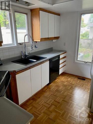 7 Westpark Drive, Ottawa, ON - Indoor Photo Showing Kitchen With Double Sink