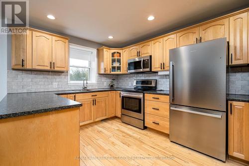 437 Abrams Road, Greater Napanee, ON - Indoor Photo Showing Kitchen With Double Sink