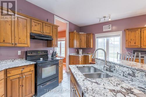 751 Wicklow Road, Alnwick/Haldimand, ON - Indoor Photo Showing Kitchen With Double Sink