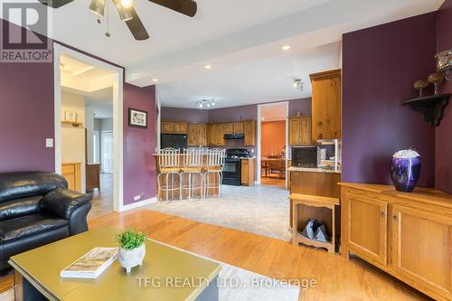 751 Wicklow Road, Alnwick/Haldimand, ON - Indoor Photo Showing Living Room