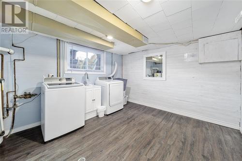 1103 Highway Drive East, Sarnia, ON - Indoor Photo Showing Laundry Room