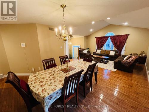 531 Ambleside Drive, London, ON - Indoor Photo Showing Dining Room