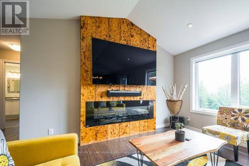 1053 Smith Street, Quinte West (Murray Ward), ON - Indoor Photo Showing Living Room With Fireplace