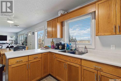 Nw01-35-08-W3 Prairie Lane Road, Vanscoy Rm No. 345, SK - Indoor Photo Showing Kitchen With Double Sink