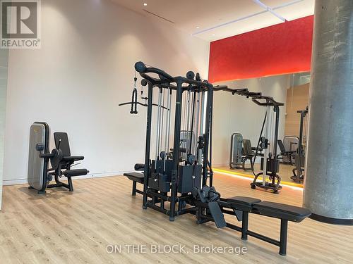 509 - 185 Roehampton Avenue, Toronto, ON - Indoor Photo Showing Gym Room