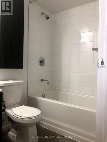 2111 - 68 Shuter Street, Toronto, ON - Indoor Photo Showing Bathroom