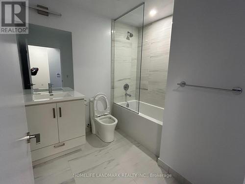 1511 - 60 Honeycrisp Crescent, Vaughan, ON - Indoor Photo Showing Bathroom