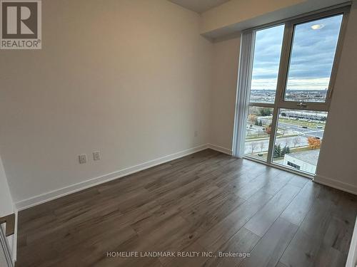 1511 - 60 Honeycrisp Crescent, Vaughan, ON - Indoor Photo Showing Other Room