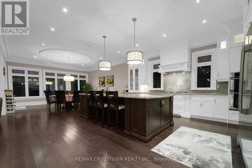 73 Autumn Wind Court, Vaughan, ON - Indoor Photo Showing Kitchen With Upgraded Kitchen