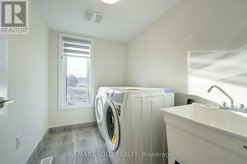 26 George Bales Lane, Richmond Hill, ON - Indoor Photo Showing Laundry Room