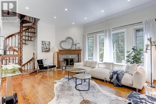 32 Stonegate Street, Whitchurch-Stouffville, ON - Indoor Photo Showing Living Room With Fireplace