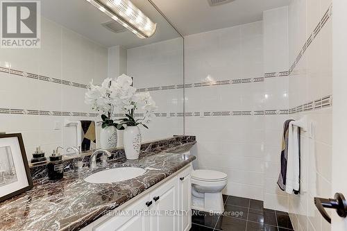 32 Stonegate Street, Whitchurch-Stouffville, ON - Indoor Photo Showing Bathroom