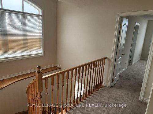 Upper-999 Black Cherry Dr, Oshawa, ON - Indoor Photo Showing Other Room