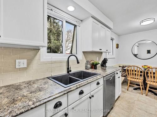 1 The Blvd, New Tecumseth, ON - Indoor Photo Showing Kitchen With Double Sink