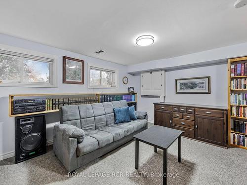 1 The Blvd, New Tecumseth, ON - Indoor Photo Showing Living Room