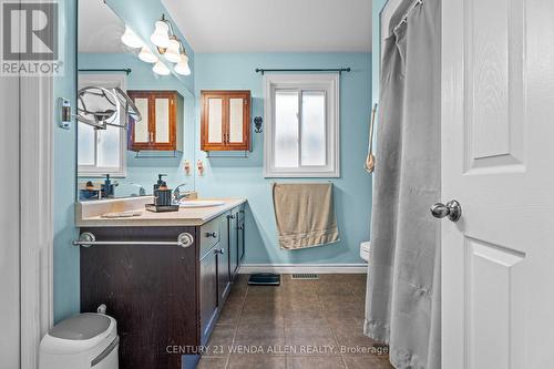 46 Ridgeview Lane, Quinte West, ON - Indoor Photo Showing Bathroom