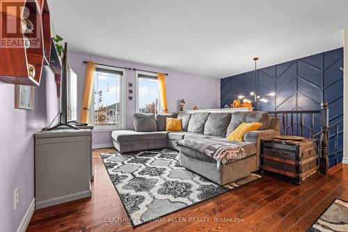 46 Ridgeview Lane, Quinte West, ON - Indoor Photo Showing Living Room