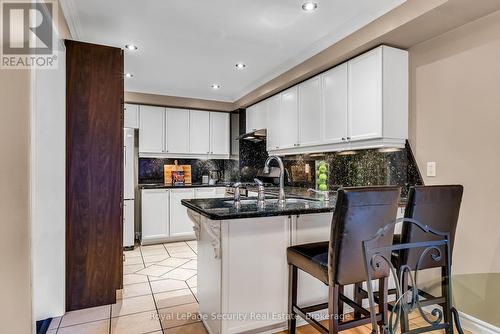 654 Ashprior Avenue, Mississauga, ON - Indoor Photo Showing Kitchen