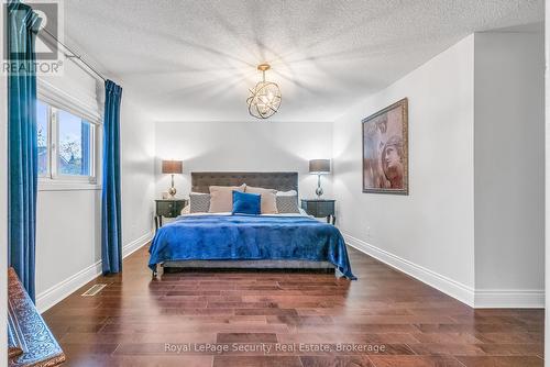 654 Ashprior Avenue, Mississauga, ON - Indoor Photo Showing Bedroom