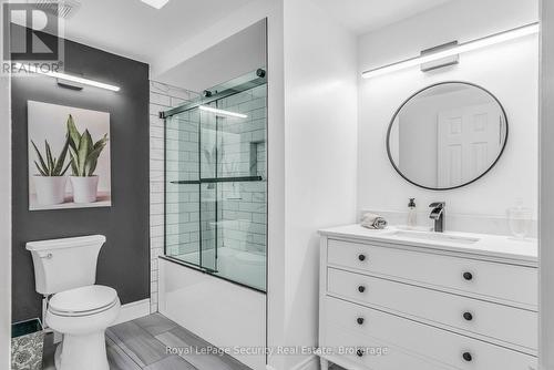 654 Ashprior Avenue, Mississauga, ON - Indoor Photo Showing Bathroom