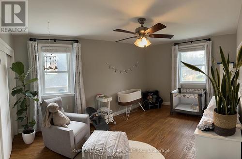 865 Shadeland Avenue, Burlington, ON - Indoor Photo Showing Living Room