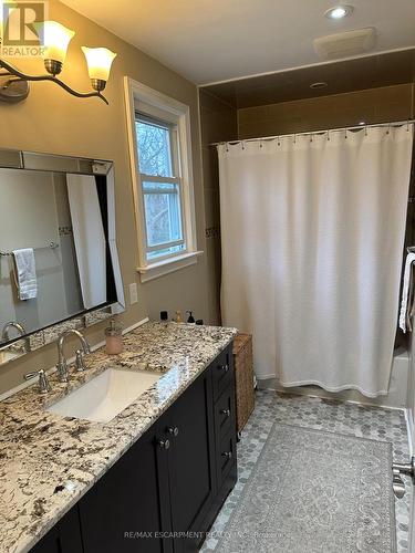 865 Shadeland Avenue, Burlington, ON - Indoor Photo Showing Bathroom