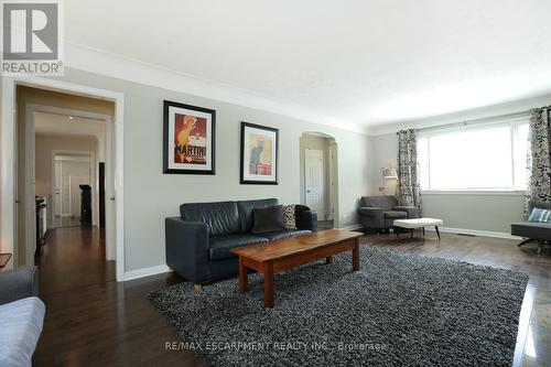 865 Shadeland Avenue, Burlington, ON - Indoor Photo Showing Living Room