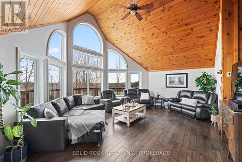 4419 Old Kingston Road, Rideau Lakes (819 - Rideau Lakes (South Burgess) Twp), ON - Indoor Photo Showing Living Room