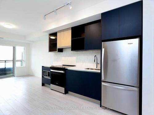 314-395 Dundas St W, Oakville, ON - Indoor Photo Showing Kitchen With Stainless Steel Kitchen