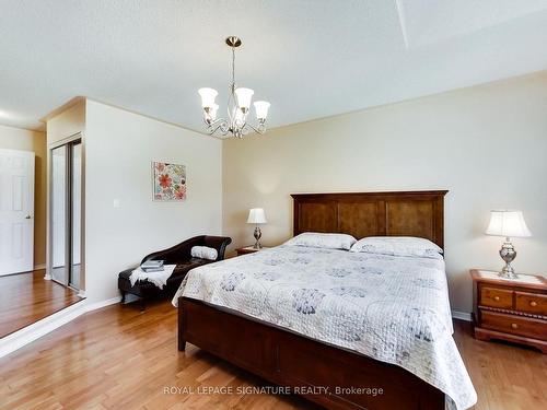 5786 Mersey St, Mississauga, ON - Indoor Photo Showing Bedroom