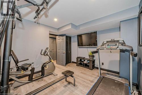 Workout area with vinyl flooring. Potential 4th bedroom. - 2378 Headon Road, Burlington, ON - Indoor Photo Showing Gym Room