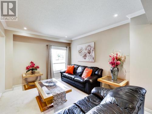 5786 Mersey Street, Mississauga, ON - Indoor Photo Showing Living Room