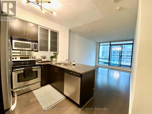 412 - 438 King Street W, Toronto, ON - Indoor Photo Showing Kitchen