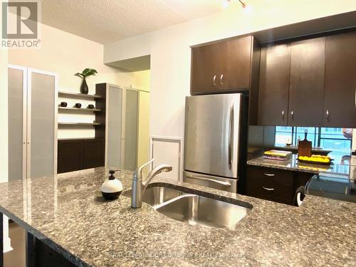 412 - 438 King Street W, Toronto, ON - Indoor Photo Showing Kitchen With Double Sink With Upgraded Kitchen