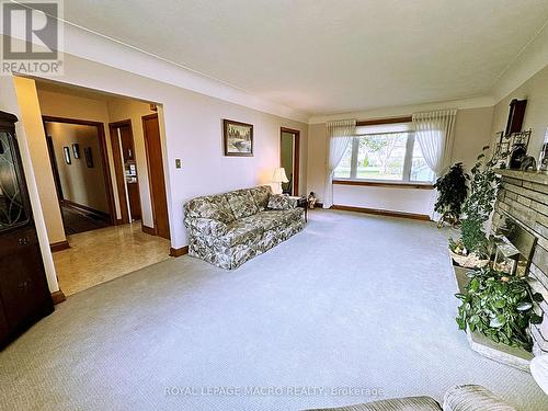 124 Aldercrest Avenue, Hamilton, ON - Indoor Photo Showing Other Room